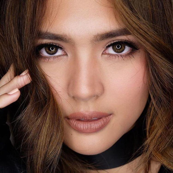 Sofia Andres  wearing FreshLook 1 Day | anytimecontacts.com.au